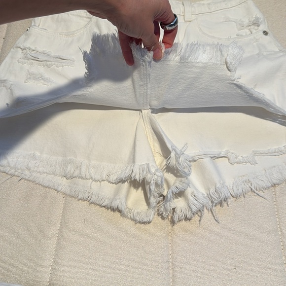 Zara denim skort distressed size 06 - Picture 3 of 4